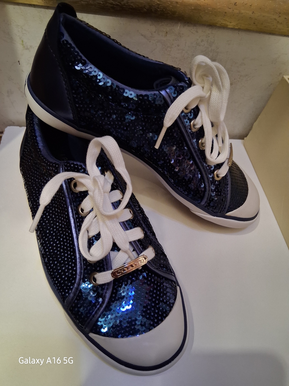 ✨ Coach Navy "Barrett" Sequin Low-Top Statement Sneakers – Size​ 8